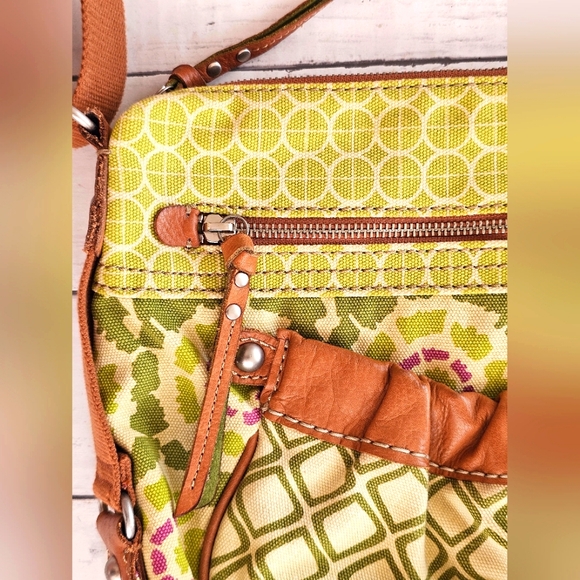 Vintage Fossil Green Canvas & Brown Genuine Leather Crossbody Purse Floral - Picture 3 of 16